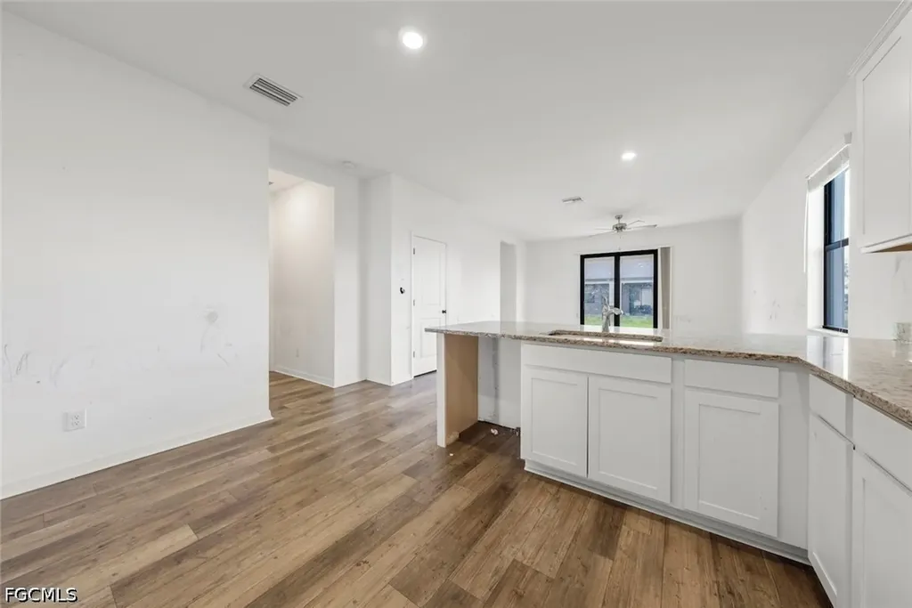 2021 NE 4th Avenue Cape Coral FL 33909