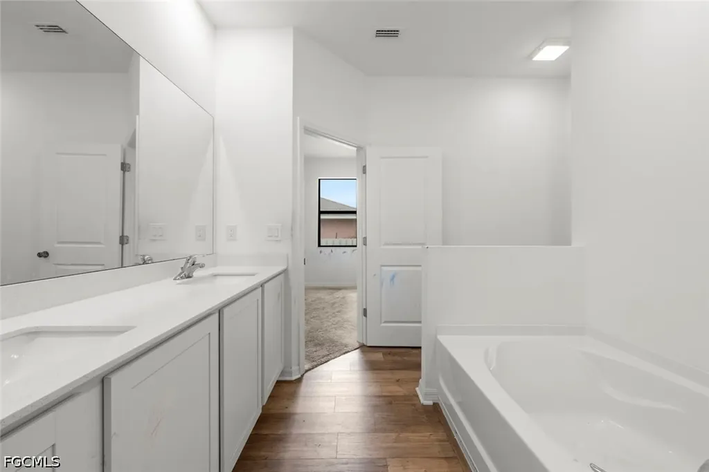 2021 NE 4th Avenue Cape Coral FL 33909