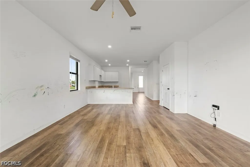 2021 NE 4th Avenue Cape Coral FL 33909
