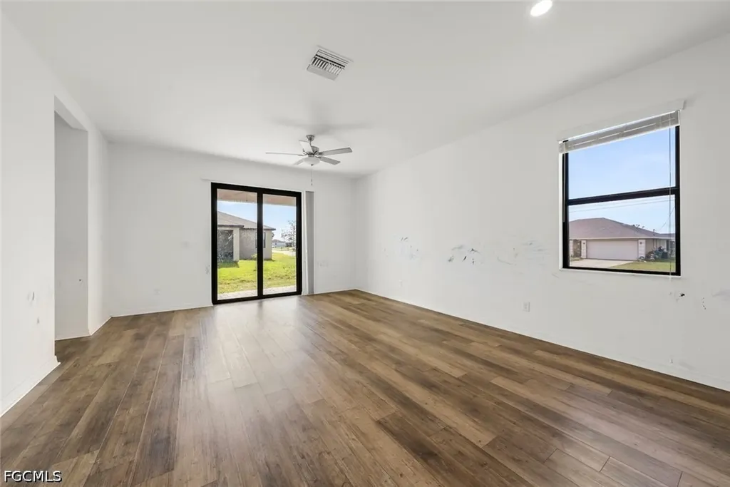 2021 NE 4th Avenue Cape Coral FL 33909