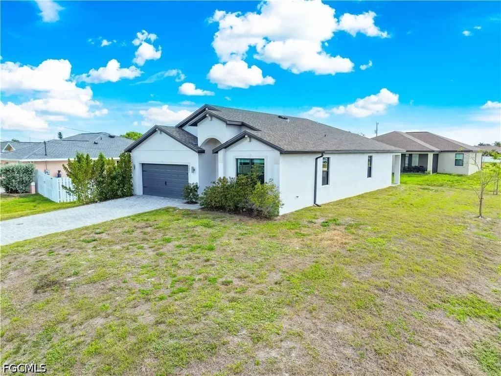 2021 NE 4th Avenue Cape Coral FL 33909