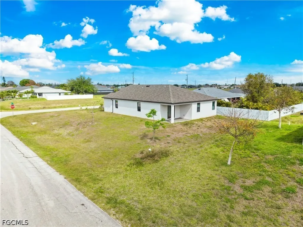 2021 NE 4th Avenue Cape Coral FL 33909