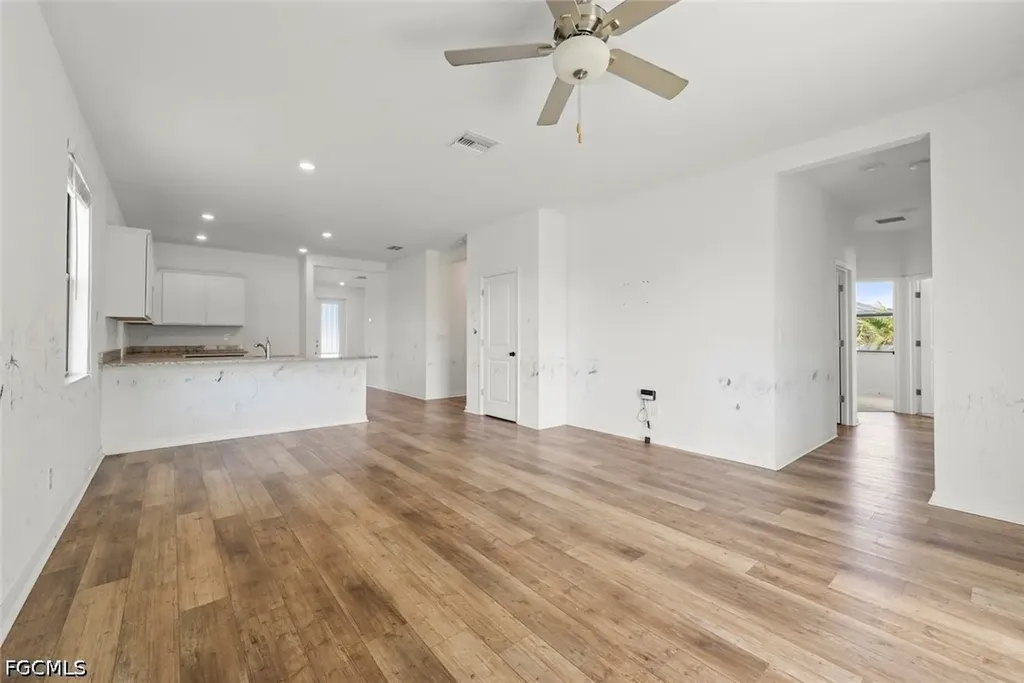 2021 NE 4th Avenue Cape Coral FL 33909
