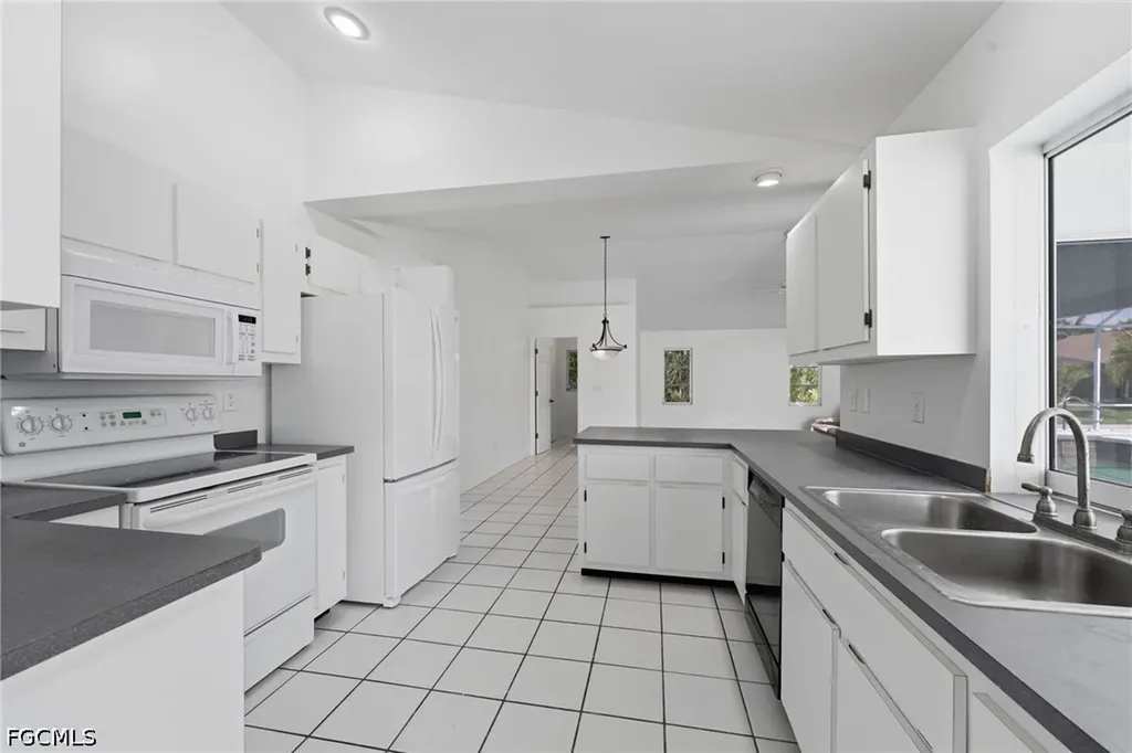 2601 SW 37th Terrace Cape Coral FL 33914