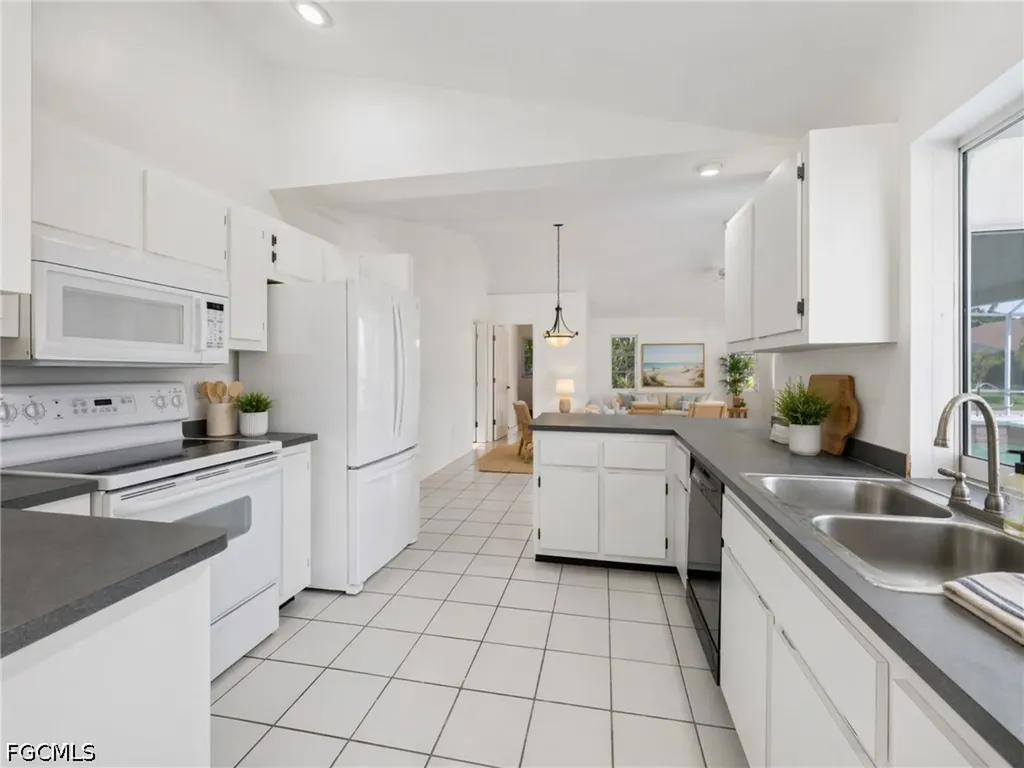 2601 SW 37th Terrace Cape Coral FL 33914