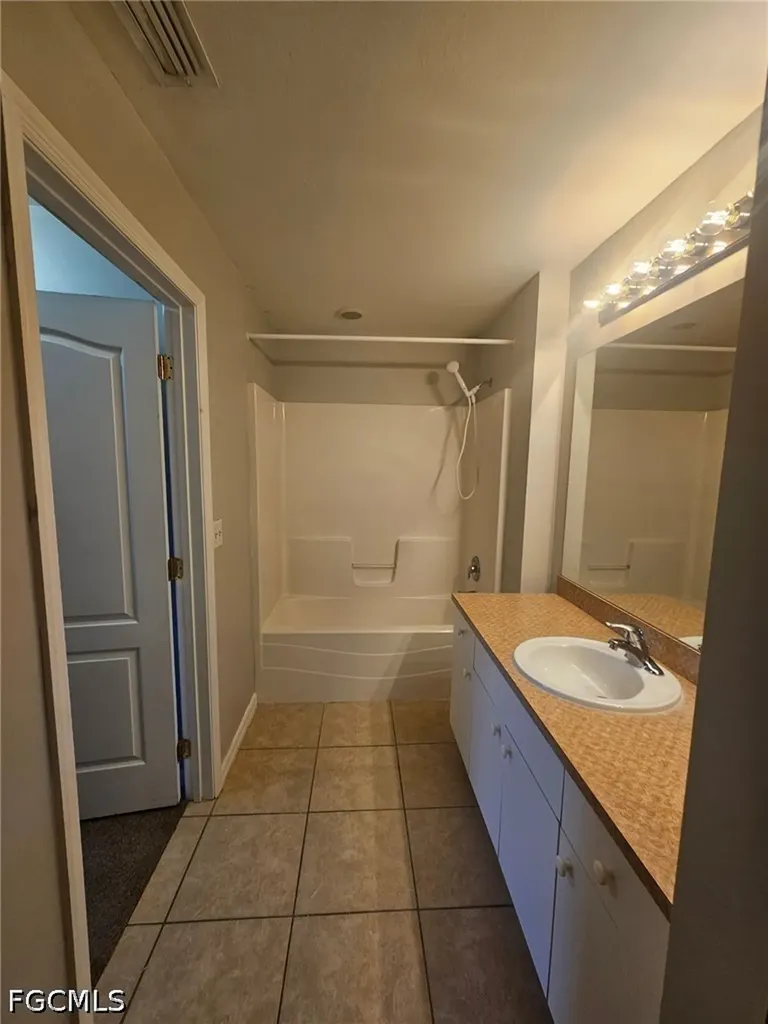 1156 NW 5th Place Cape Coral FL 33993