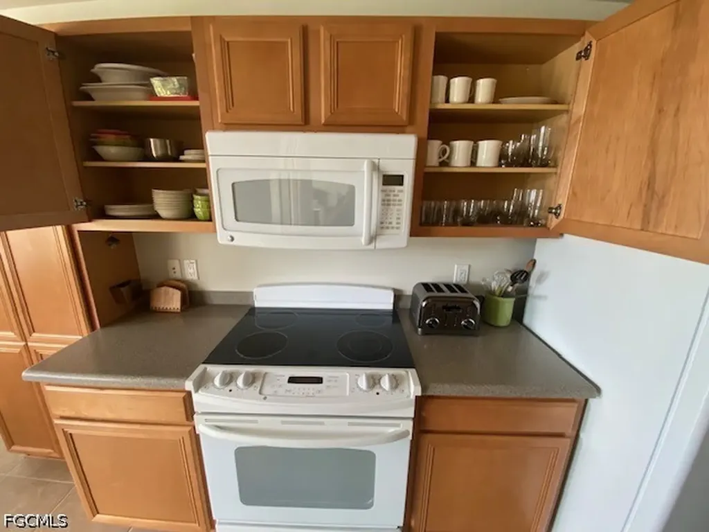 2668 Somerville Loop Cape Coral FL 33991