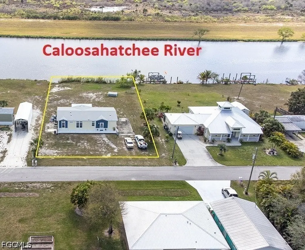 1084 E Anchor Lane Moore Haven FL 33471