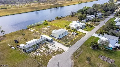 1084 E Anchor Lane Moore Haven FL 33471