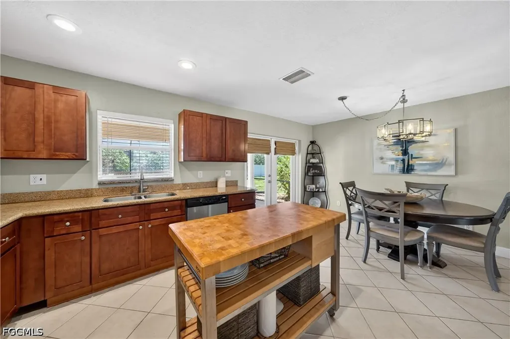 4005 SW 27th Avenue Cape Coral FL 33914