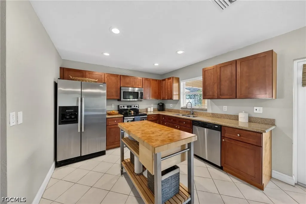 4005 SW 27th Avenue Cape Coral FL 33914