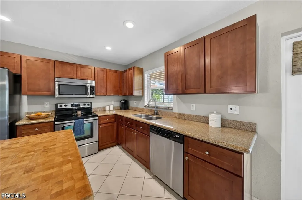 4005 SW 27th Avenue Cape Coral FL 33914