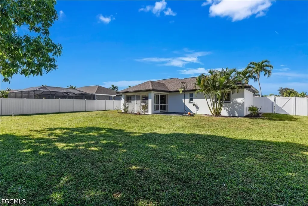 2533 SW 26th Avenue Cape Coral FL 33914