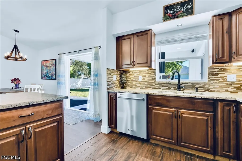 2533 SW 26th Avenue Cape Coral FL 33914