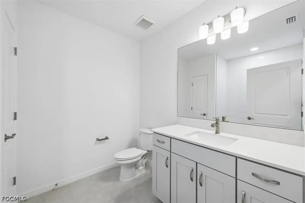 255 Lakeside Breeze Way Lehigh Acres FL 33936