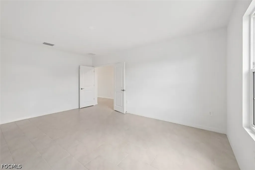 255 Lakeside Breeze Way Lehigh Acres FL 33936