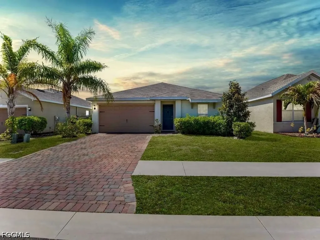 10545 Crossback Lane Lehigh Acres FL 33936
