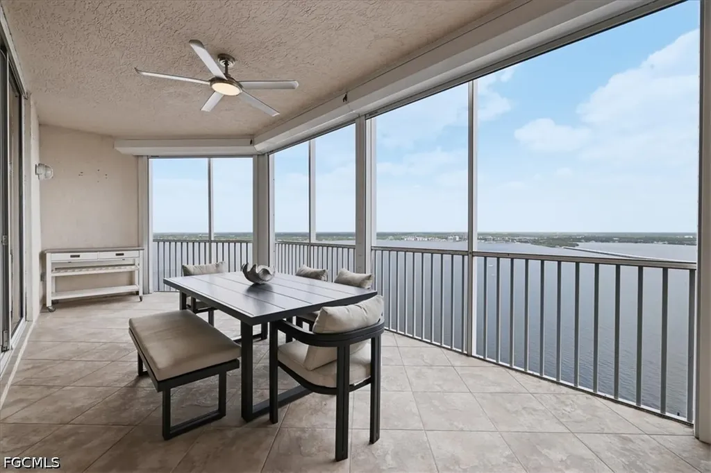 2104 W 1st Street Fort Myers FL 33901