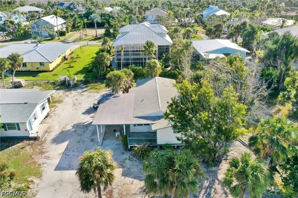 4819 Tradewinds Drive Sanibel FL 33957