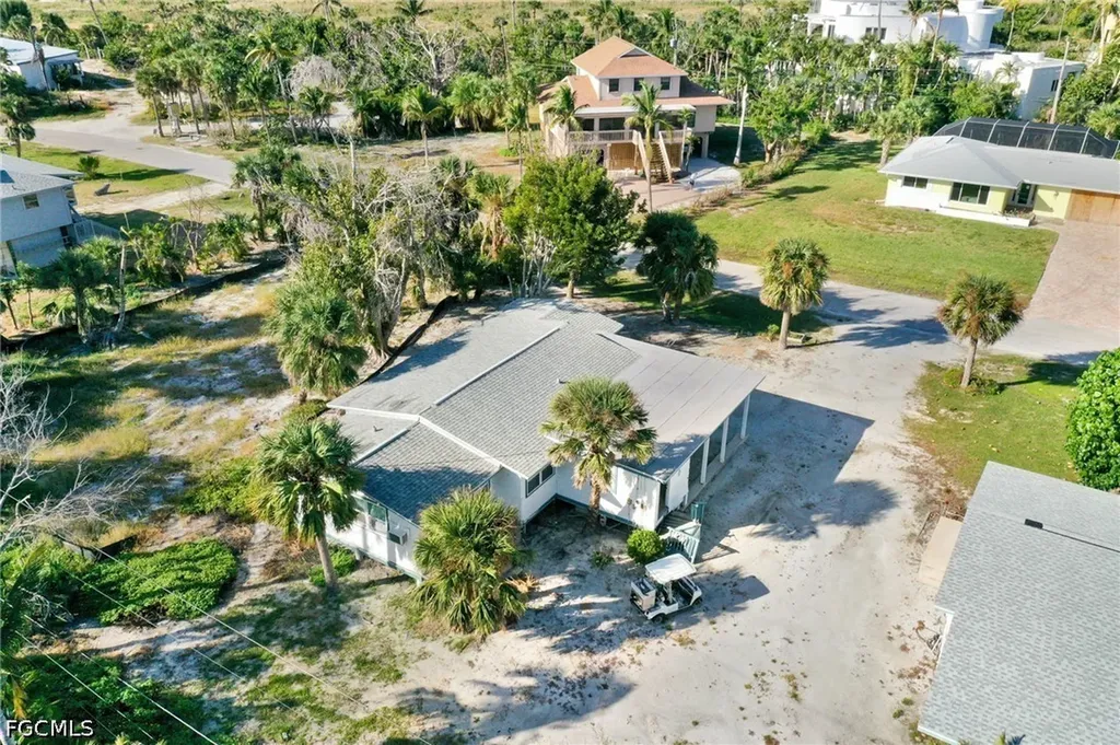 4819 Tradewinds Drive Sanibel FL 33957