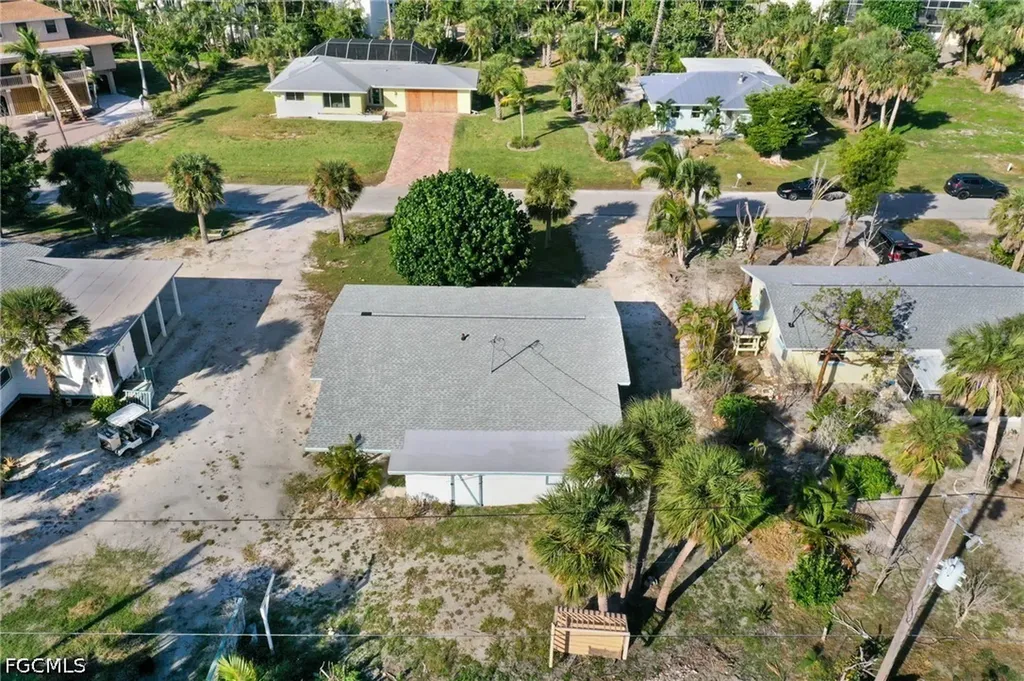 4819 Tradewinds Drive Sanibel FL 33957