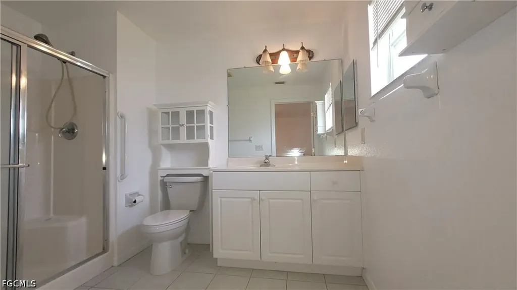 1010 SE 12th Terrace Cape Coral FL 33990