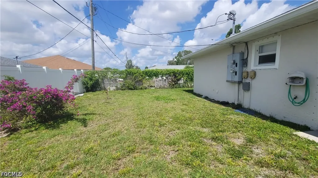 1010 SE 12th Terrace Cape Coral FL 33990