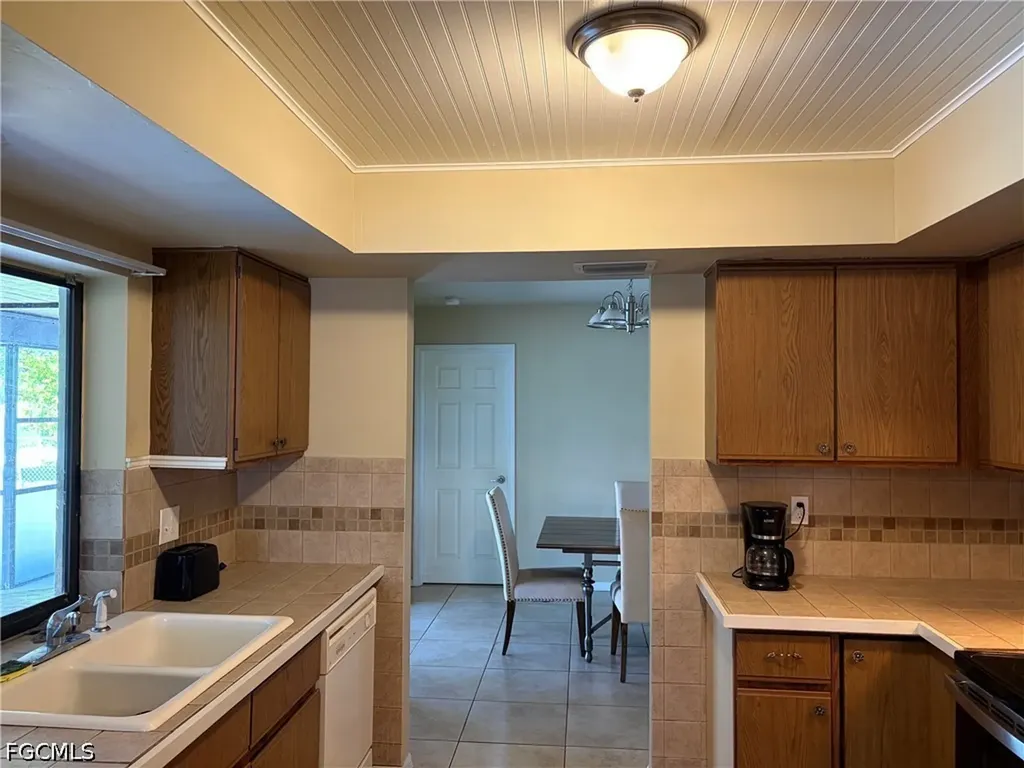 1106 SE 21st Lane Cape Coral FL 33990