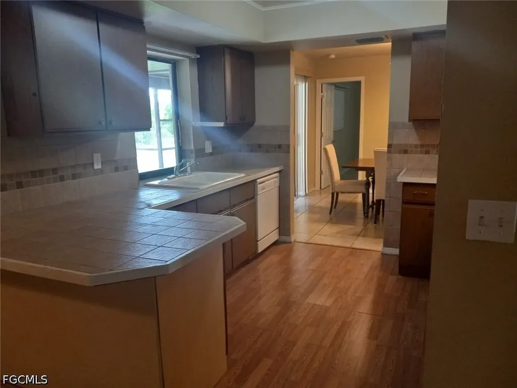 1106 SE 21st Lane Cape Coral FL 33990