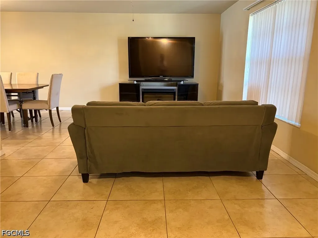 1106 SE 21st Lane Cape Coral FL 33990