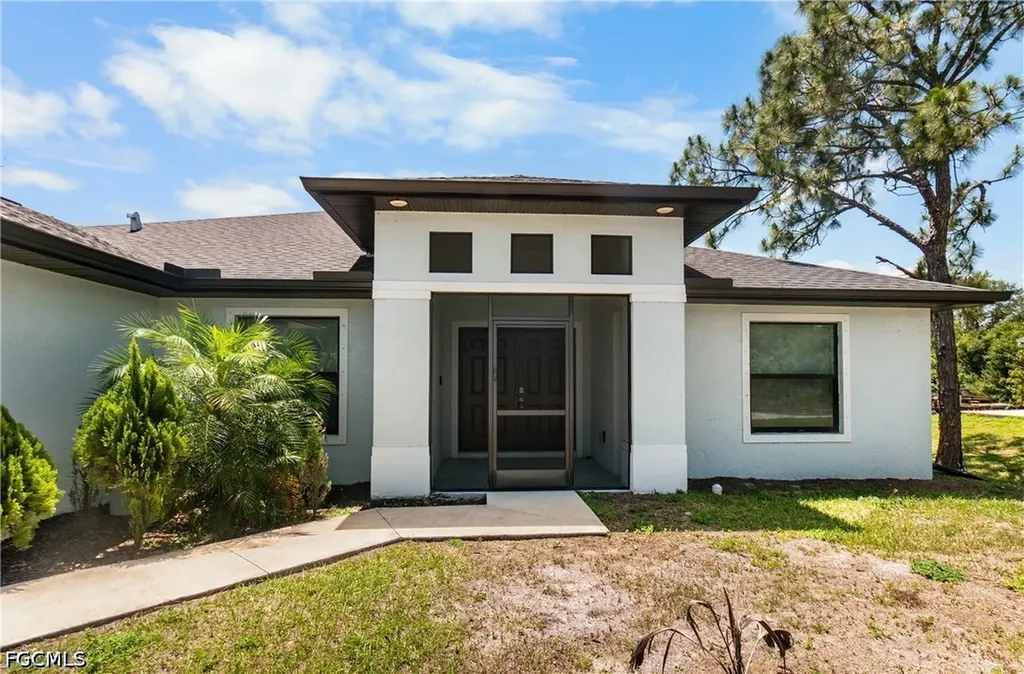 3507 2nd Street SW Lehigh Acres FL 33976