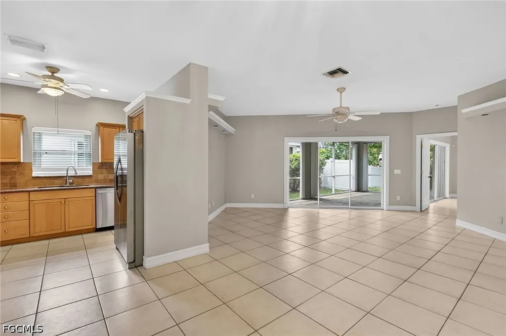 657 109th Avenue N Naples FL 34108