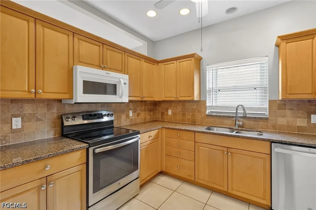 657 109th Avenue N Naples FL 34108