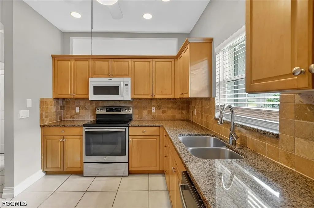 657 109th Avenue N Naples FL 34108