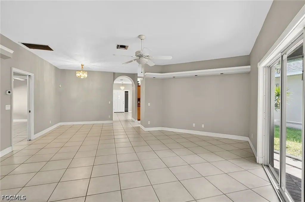 657 109th Avenue N Naples FL 34108