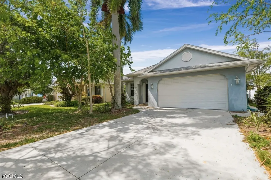 657 109th Avenue N Naples FL 34108