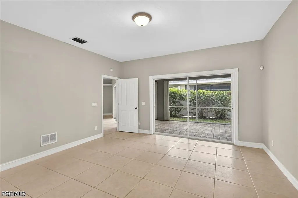 657 109th Avenue N Naples FL 34108