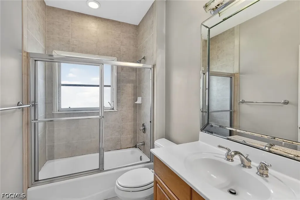 657 109th Avenue N Naples FL 34108