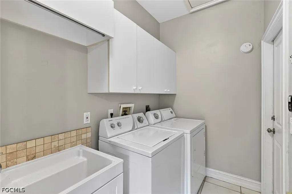 657 109th Avenue N Naples FL 34108