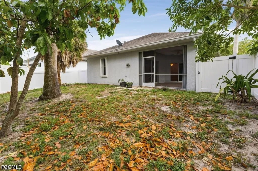 657 109th Avenue N Naples FL 34108
