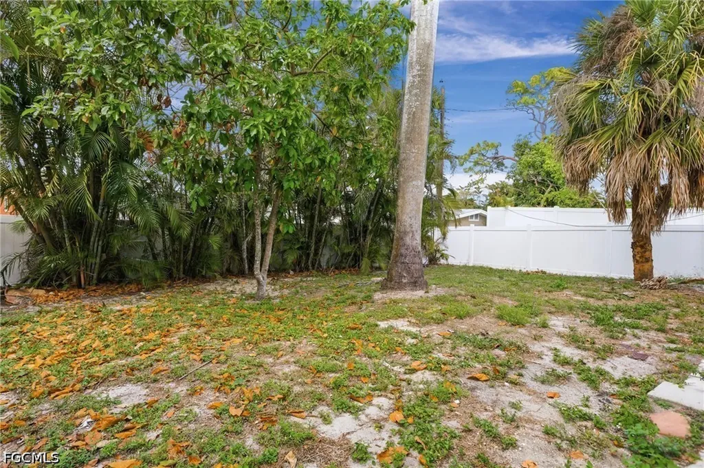 657 109th Avenue N Naples FL 34108