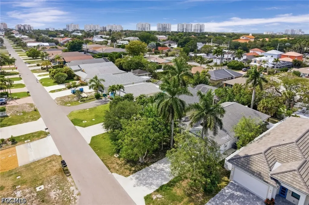 657 109th Avenue N Naples FL 34108