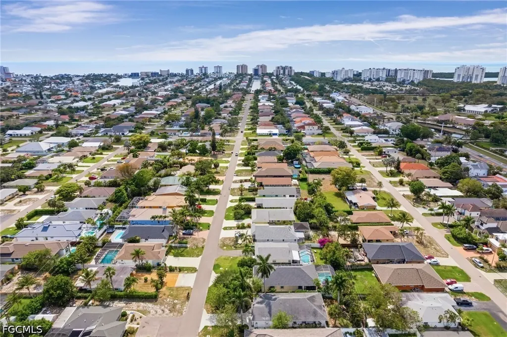 657 109th Avenue N Naples FL 34108