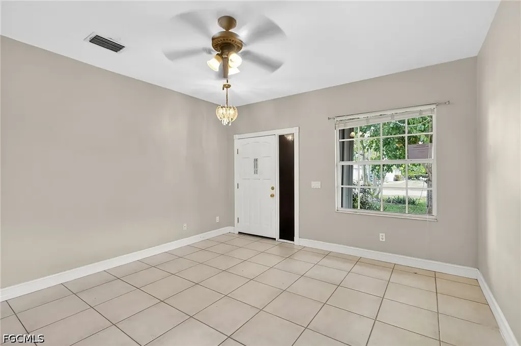 657 109th Avenue N Naples FL 34108