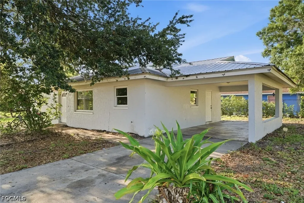 4800 Zana Drive Fort Myers FL 33905