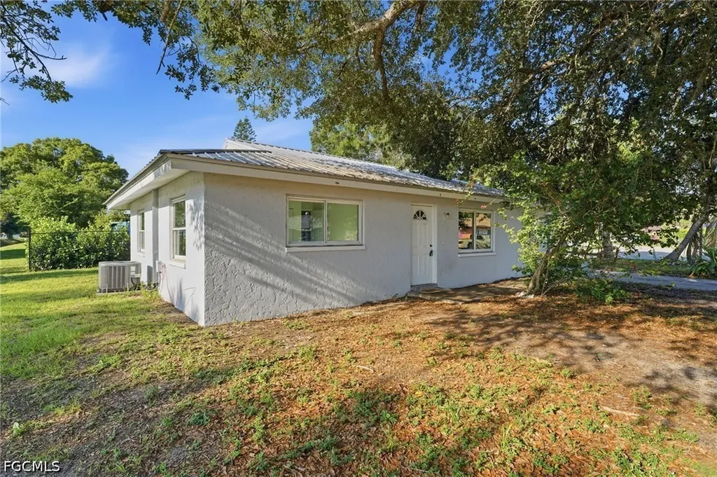4800 Zana Drive Fort Myers FL 33905