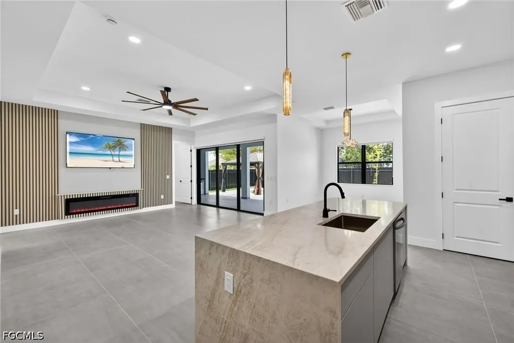 1715 SW 4th Street Cape Coral FL 33991