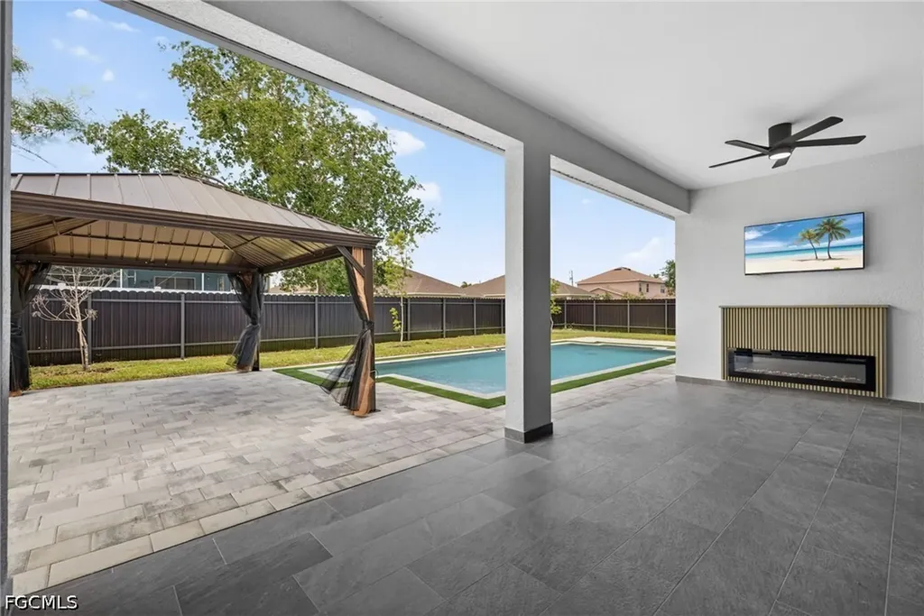1715 SW 4th Street Cape Coral FL 33991