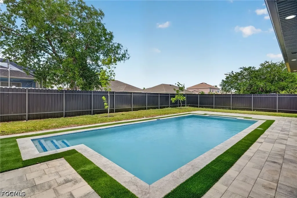 1715 SW 4th Street Cape Coral FL 33991