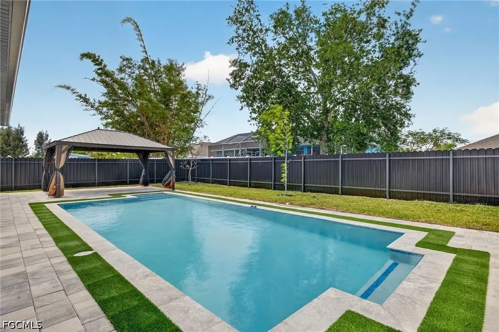 1715 SW 4th Street Cape Coral FL 33991